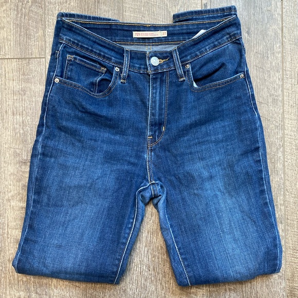 Levi’s high waisted jeans - Picture 6 of 7